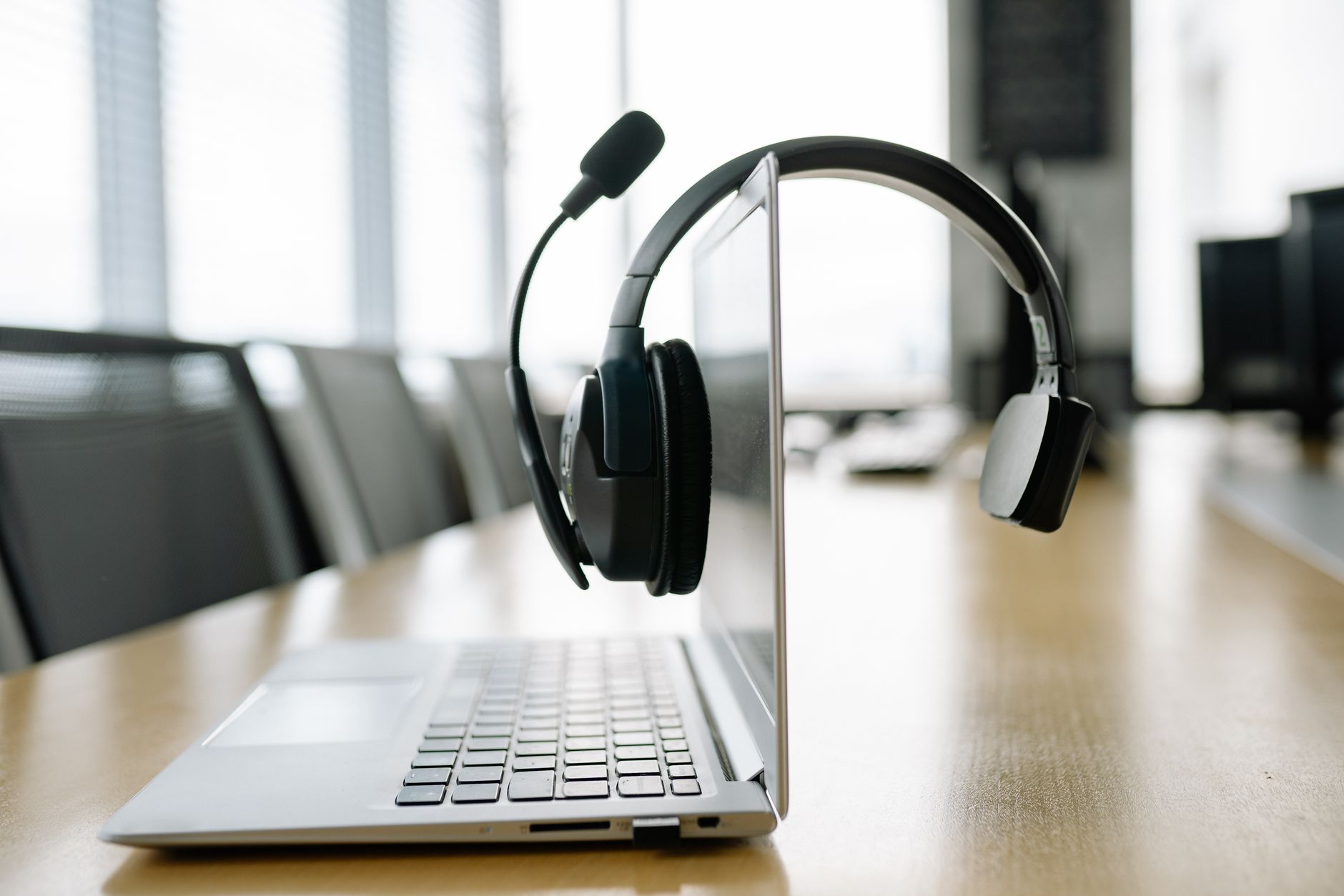 What is a Hosted VoIP – What You Need to Know