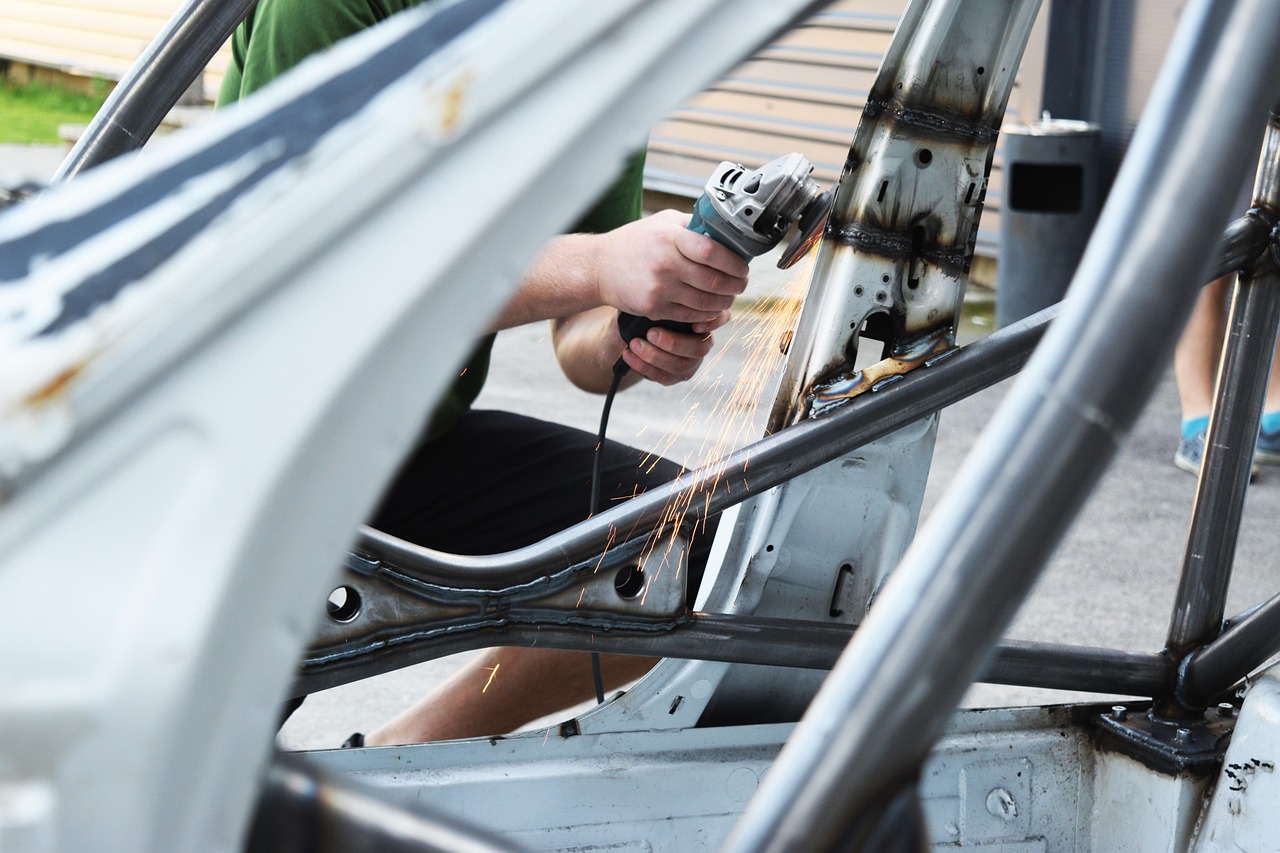 Car Factory Service Manuals : What to Consider and Look For?