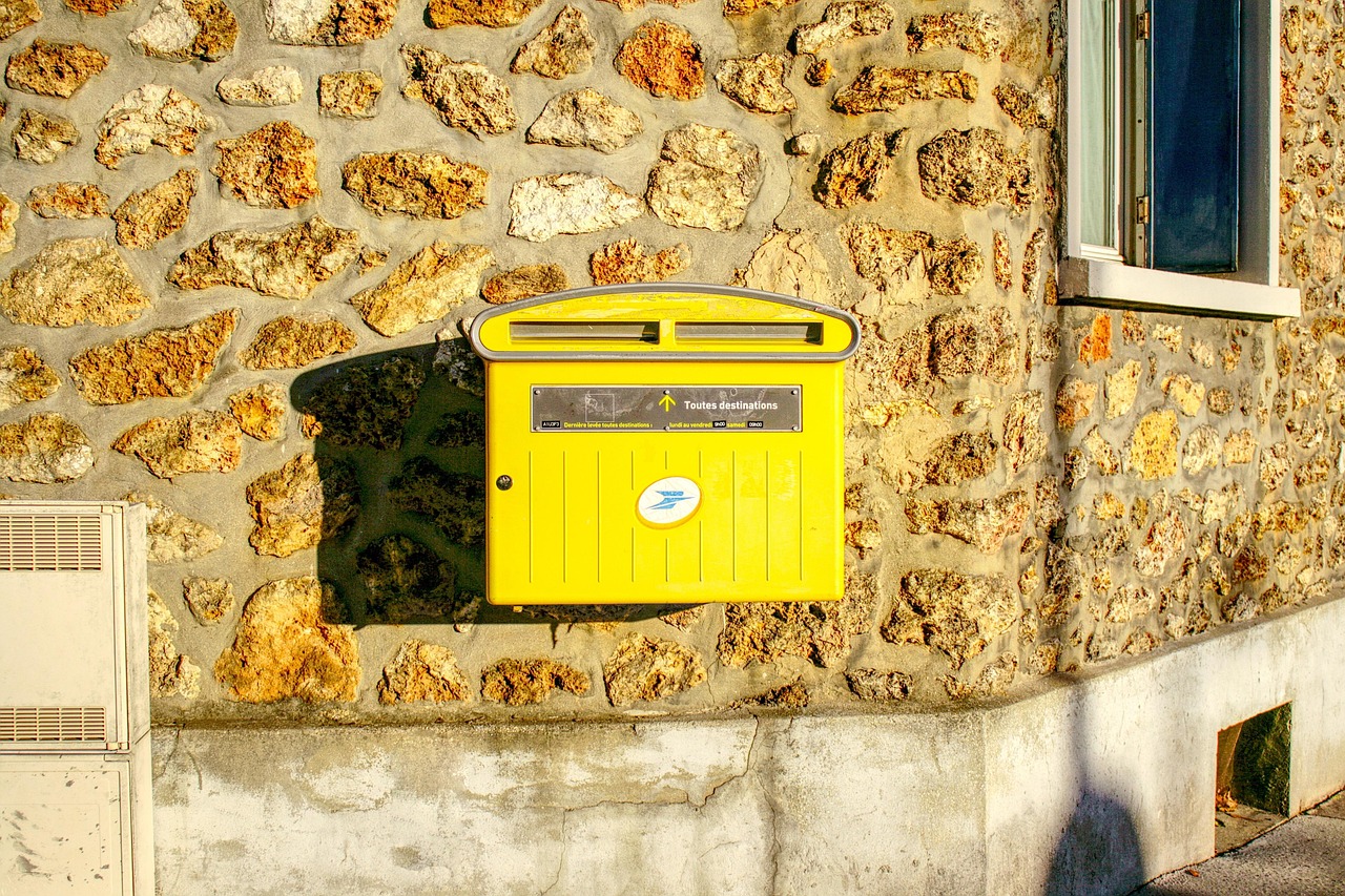 How Urgent Delivery Services Can Save Time and Deliver Customer Satisfaction