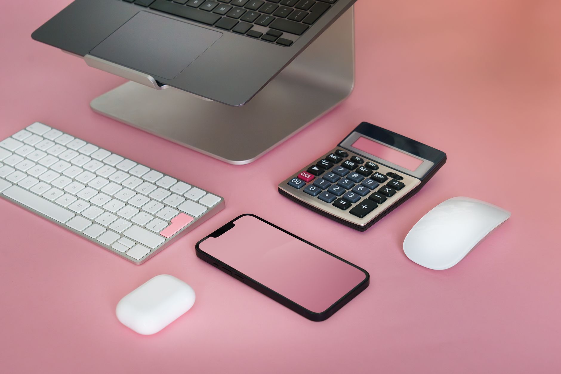 Gadget Essentials for a Minimalist Lifestyle