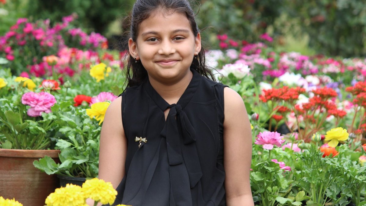 Carla Coulson Launches Young Girl in Bloom Series - young girl in bloom