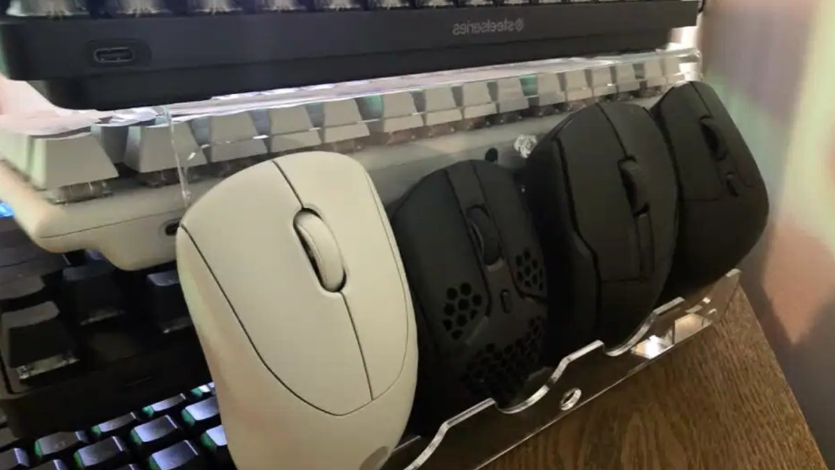 Desk Organizer Solves Computer Accessory Clutter Problem - desk organizer