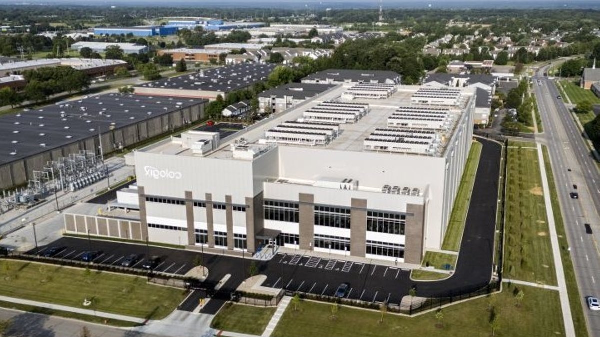 Tech Giants Vie for Data Center Dominance Tech Giants Vie for Data Center Dominance - data center