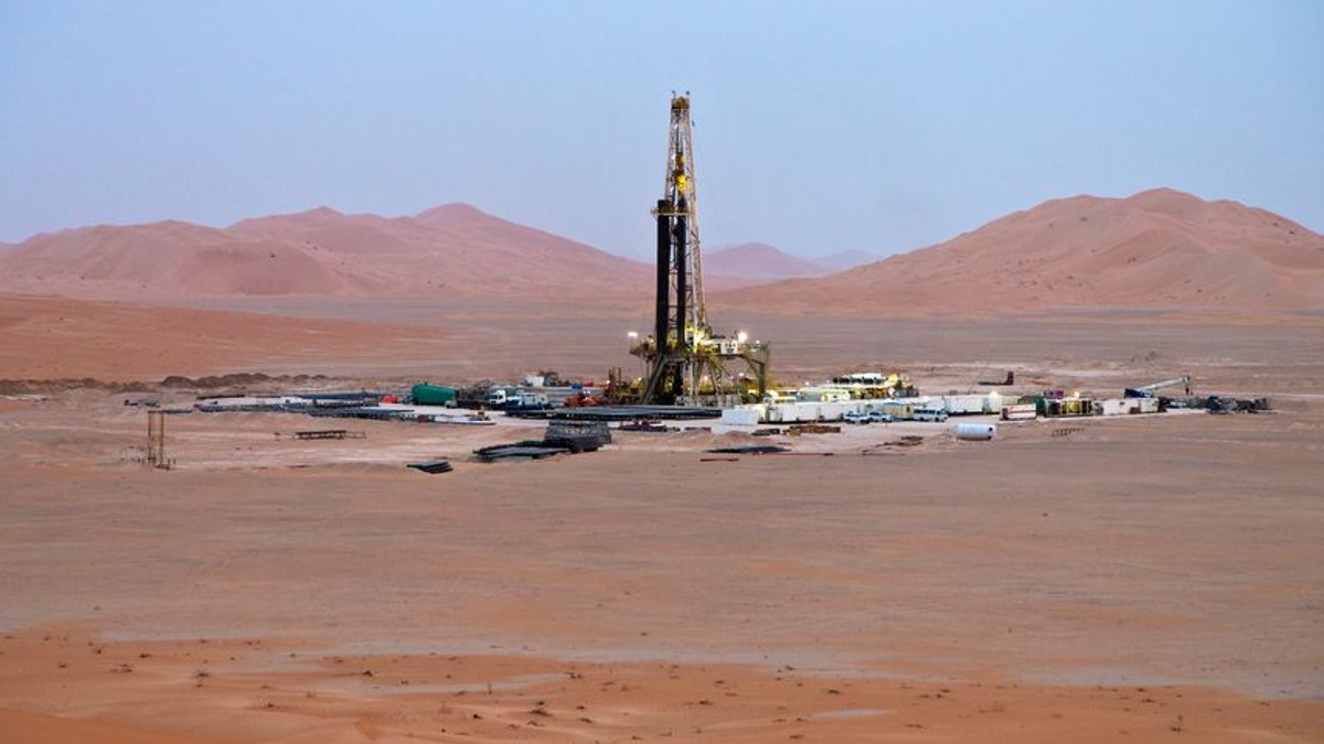 Oman oil output up 10 percent - oman oil