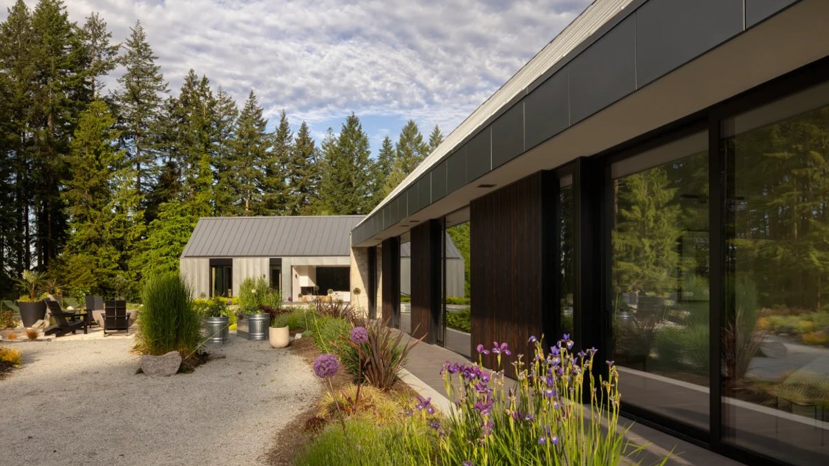 Tuscan Village in West Vancouver Suburbs Tuscan Village in West Vancouver Suburbs - tuscan village