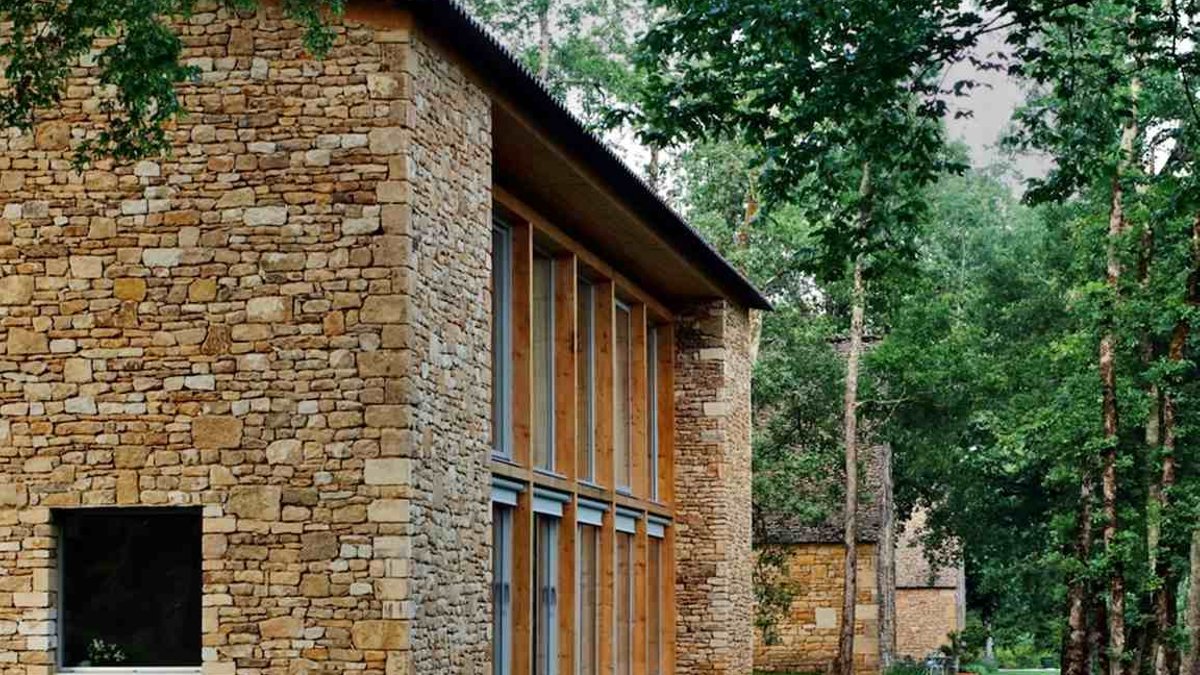 Dordogne château stays charm guests with elegance Dordogne château stays charm guests with elegance - dordogne chateau