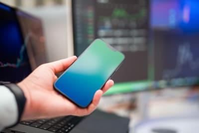 Compare the mobile prices online to get a lucrative deal