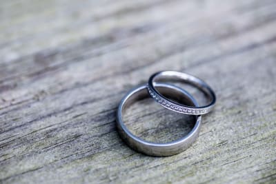 How to choose the metal for an engagement ring