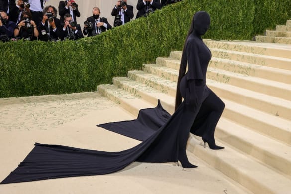 Latex Dresses: Where Elegance Meets Fetish Fashion