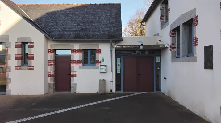 Espace Yves Queguiner - Landivisiau - 1