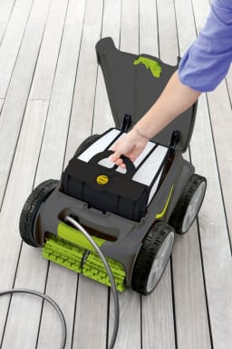 Limpiafondos automáticos: GV 5220 | Limpiafondos piscina, robot piscina - zodiac