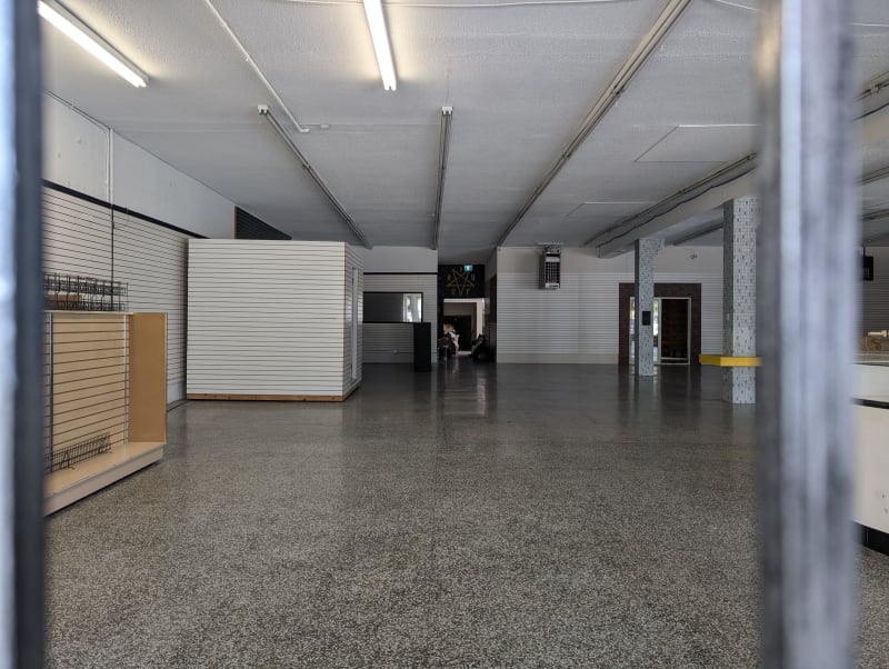Vacant storefront 4