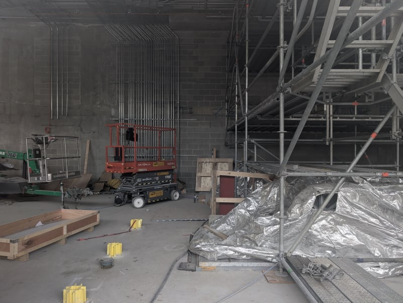 Vacant storefront 6