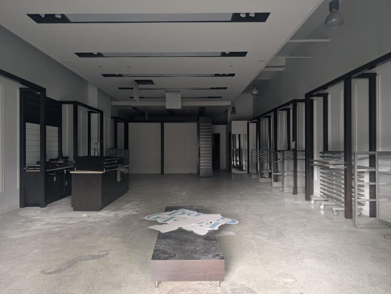 Vacant storefront 18