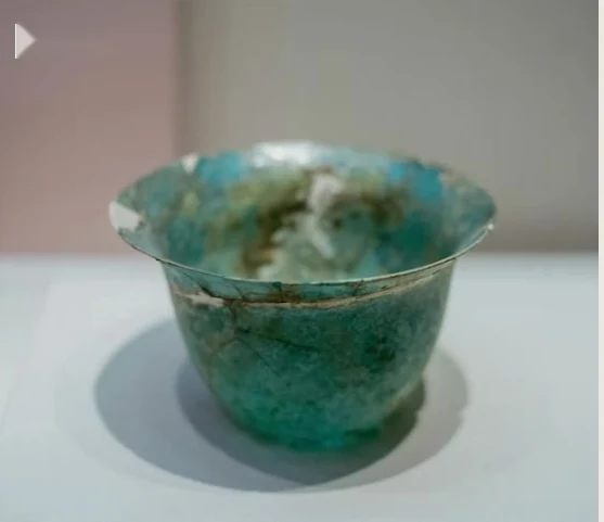 青绿色釉彩器物