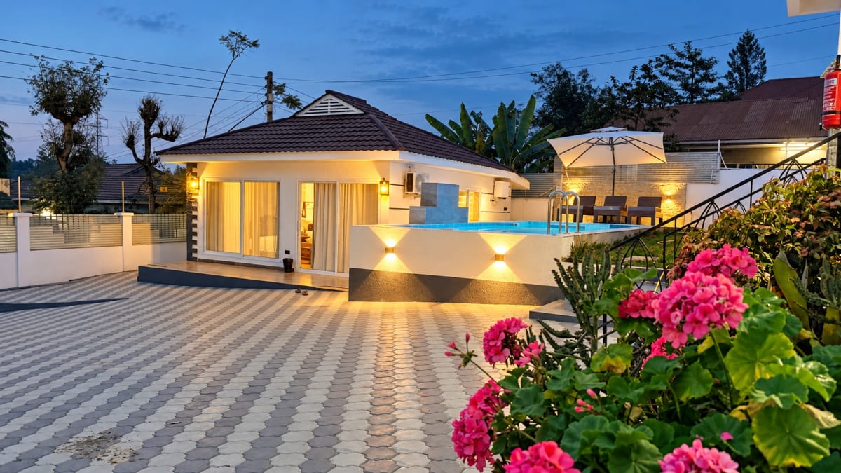 Courtyard and pool at dusk, Kyada Stays, Njiro