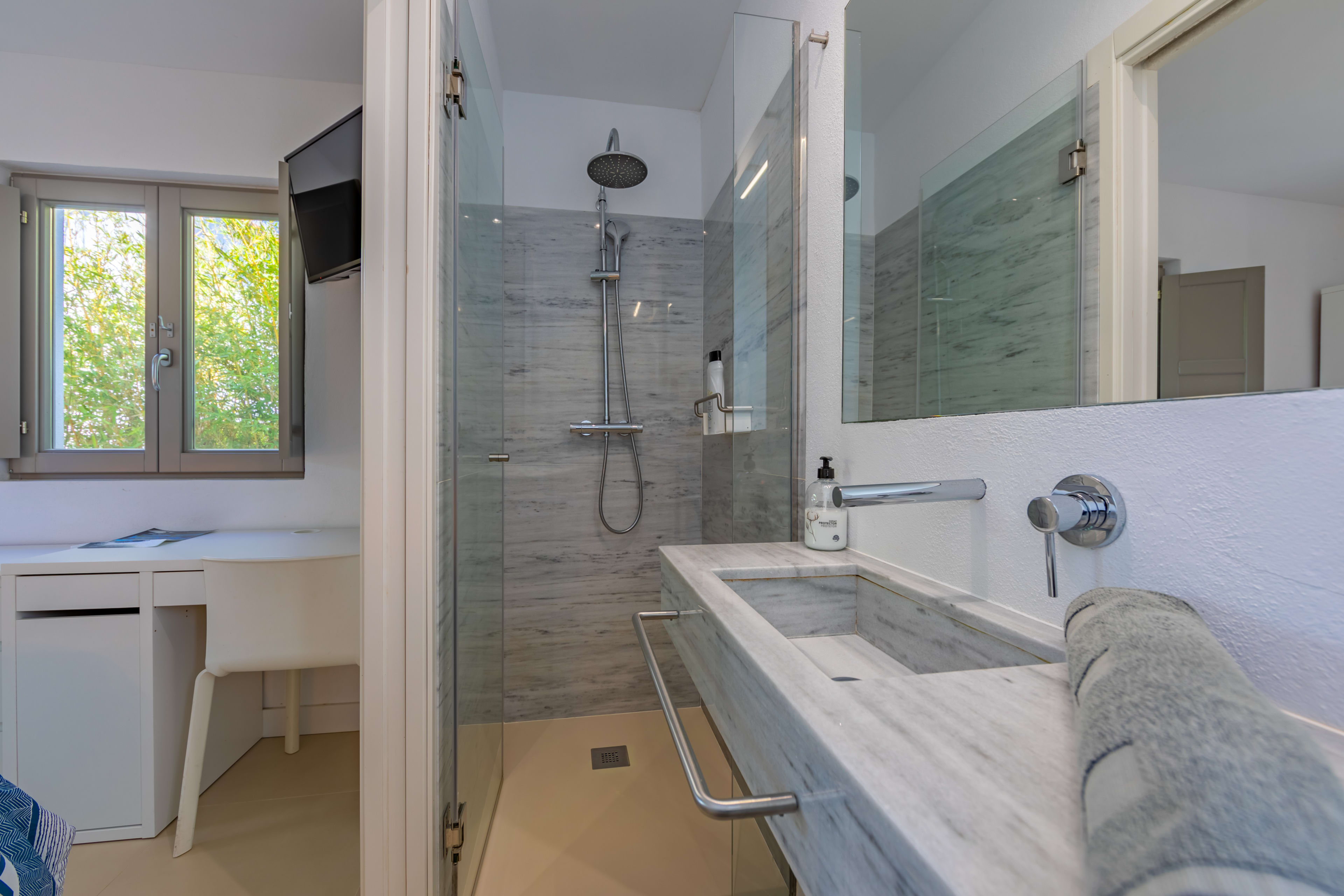 Bathroom 1 — Finca San Mateo