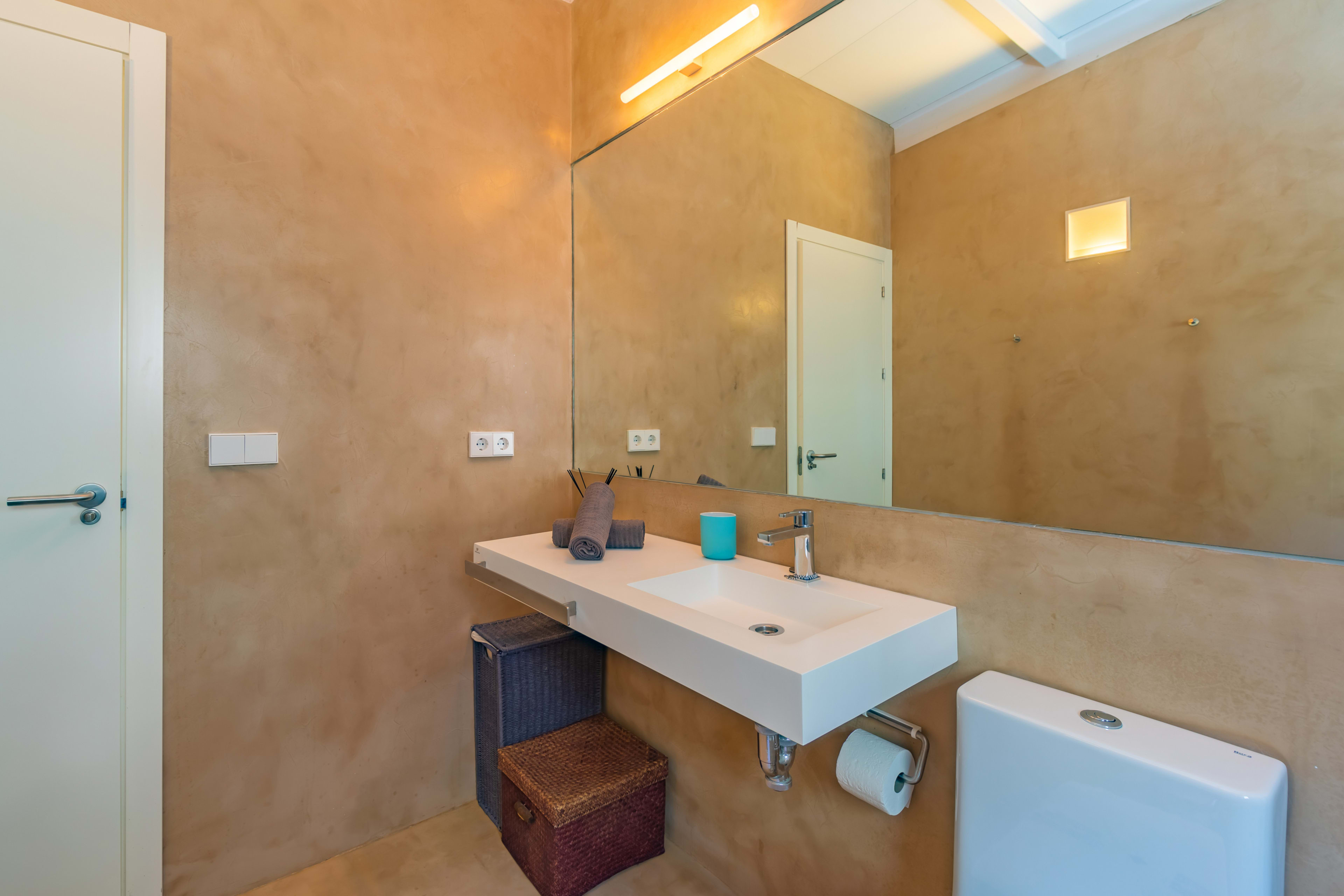 Bathroom 1 — Finca San Mateo