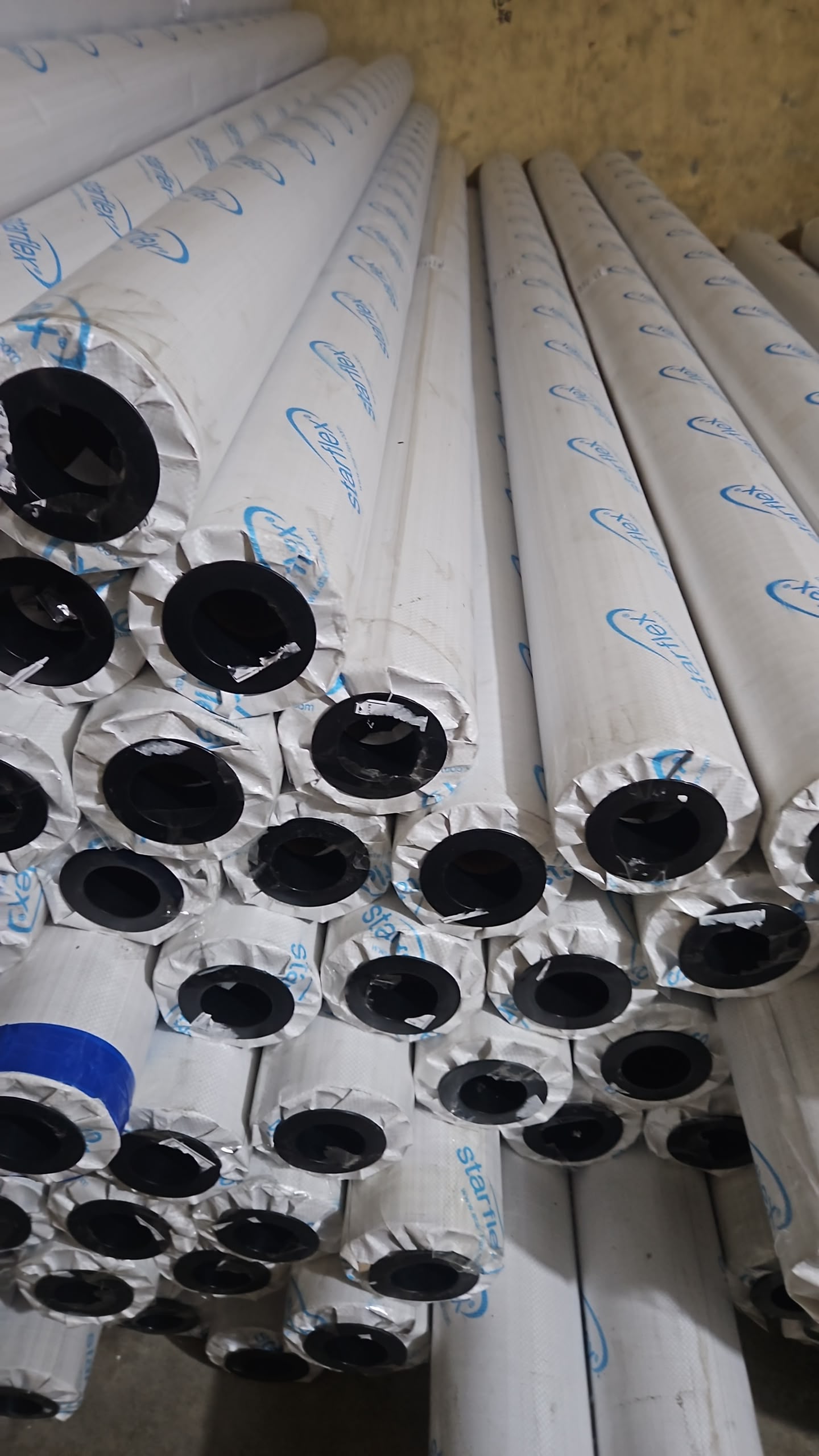 Premium 400-gram PVC flex material for commercial printing