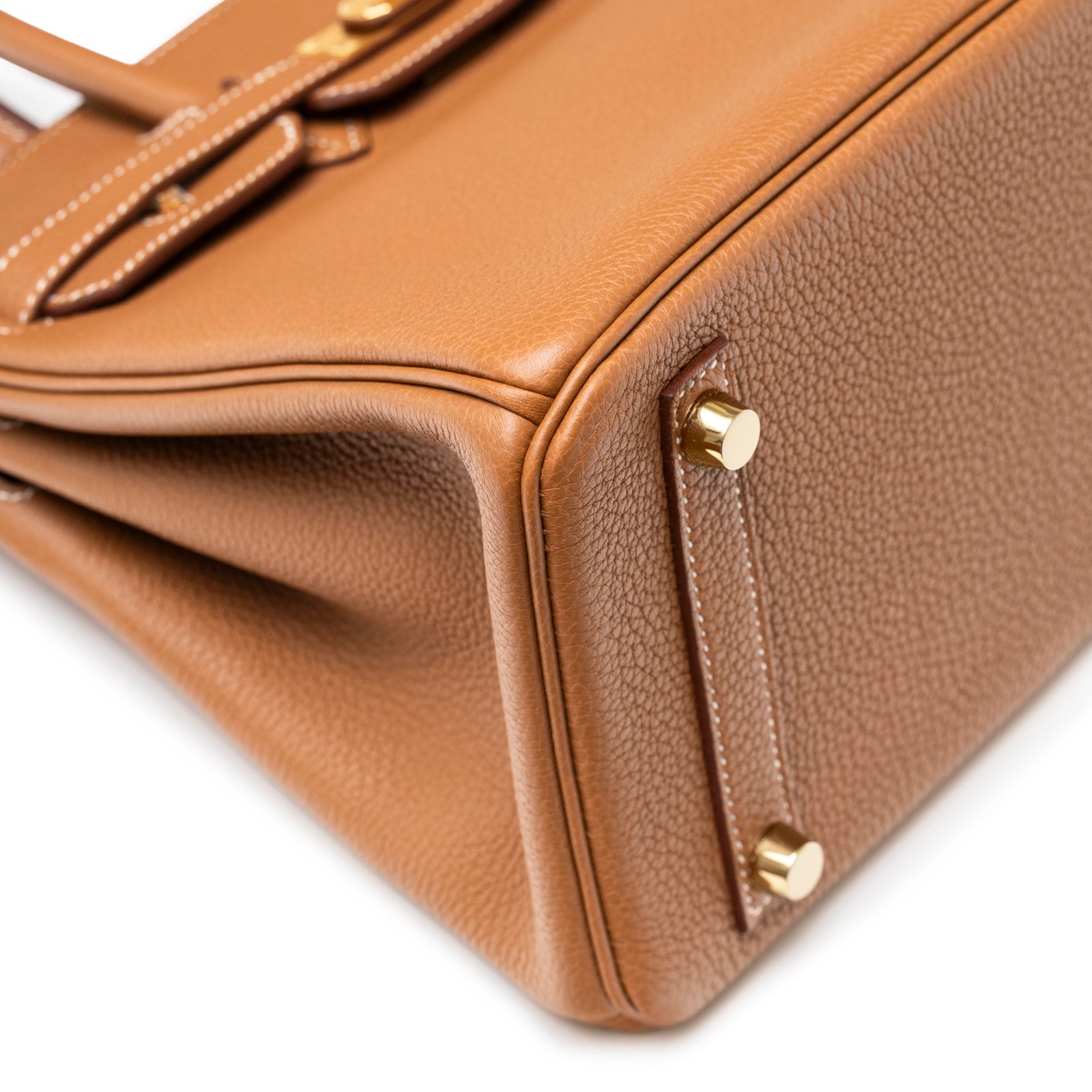 Togo's natural pebbled grain — resilient, semi-matte, and the everyday icon of luxury.