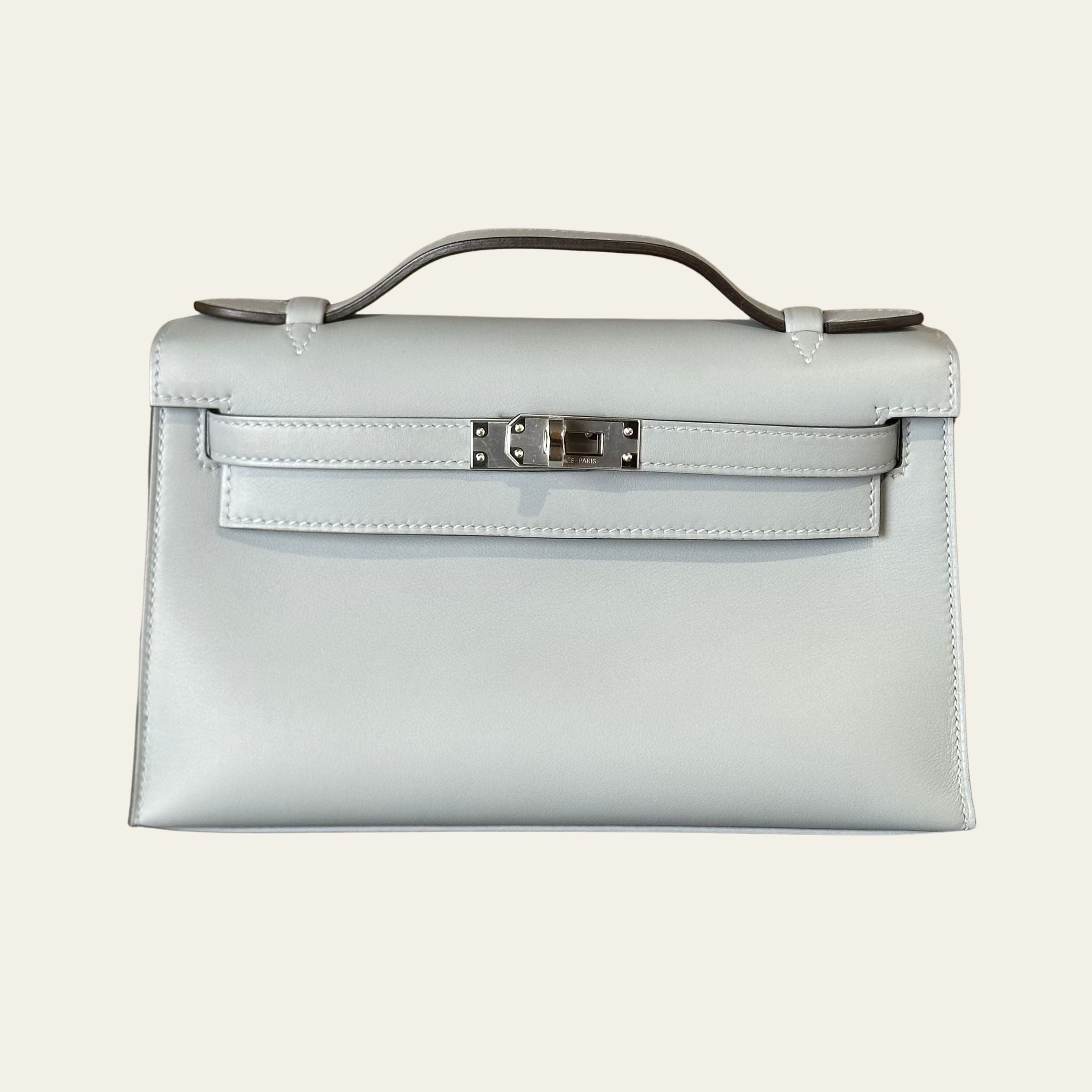 Palladium hardware on a Kelly in Swift: cool, mirror-bright, and built for daily wear.