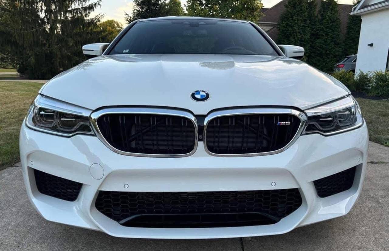 BMW M5 view 3
