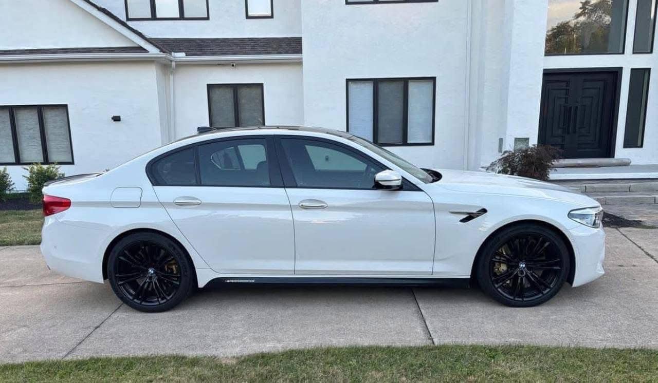 BMW M5 view 2