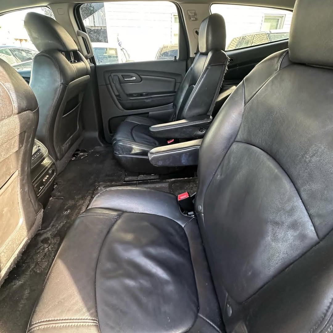 Chevy Traverse LT view 3