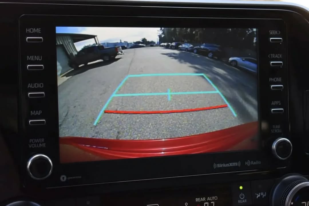Toyota Highlander XLE view 7