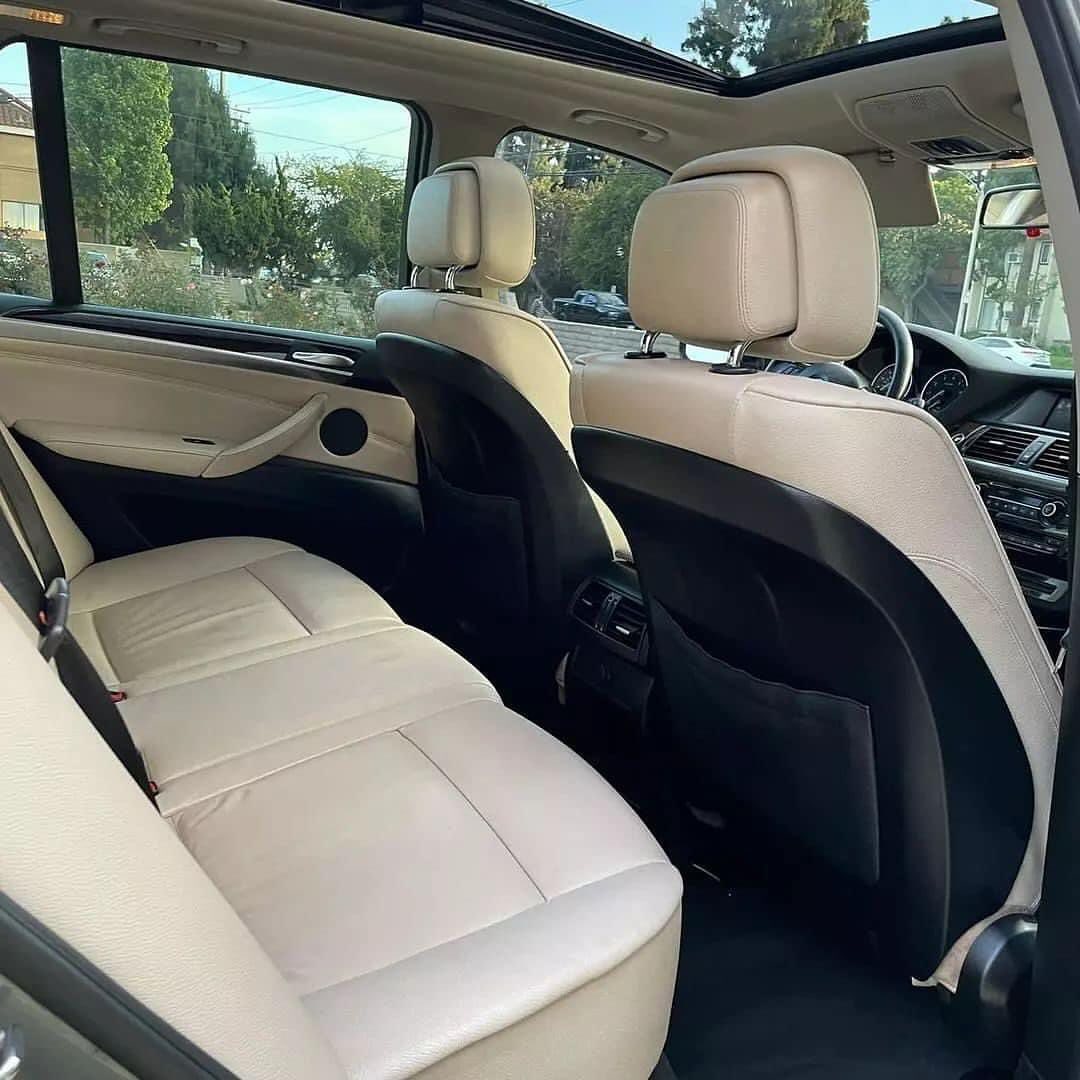 BMW X5 Xdrive35i view 5