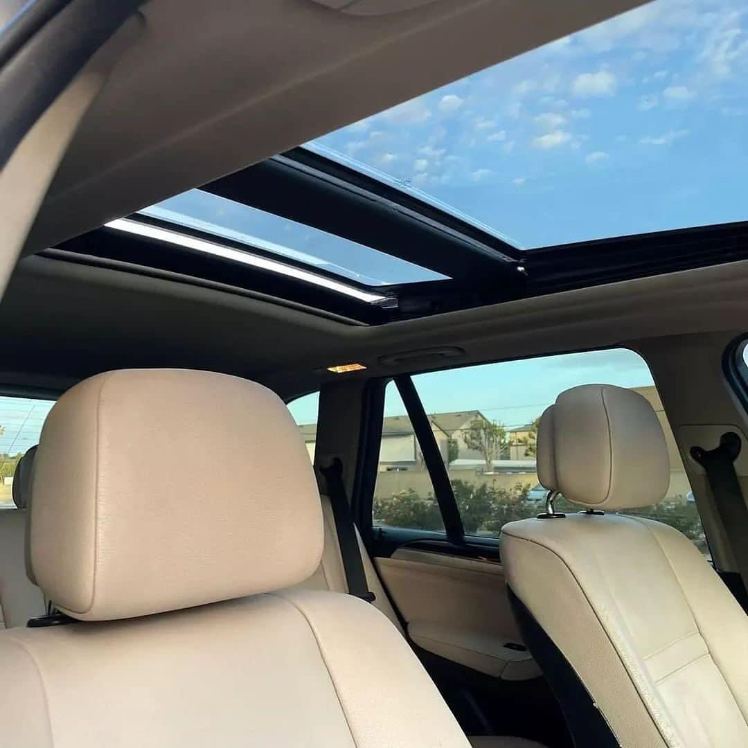 BMW X5 Xdrive35i view 6