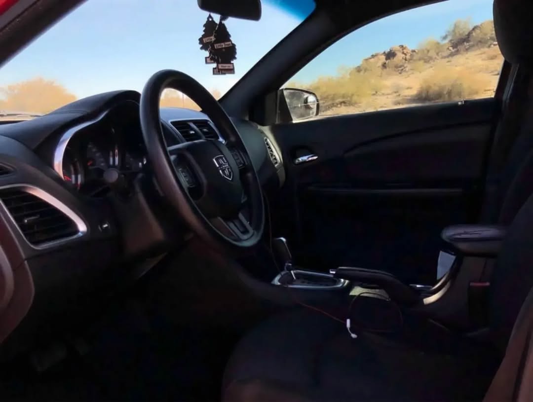 Dodge Avenger view 6