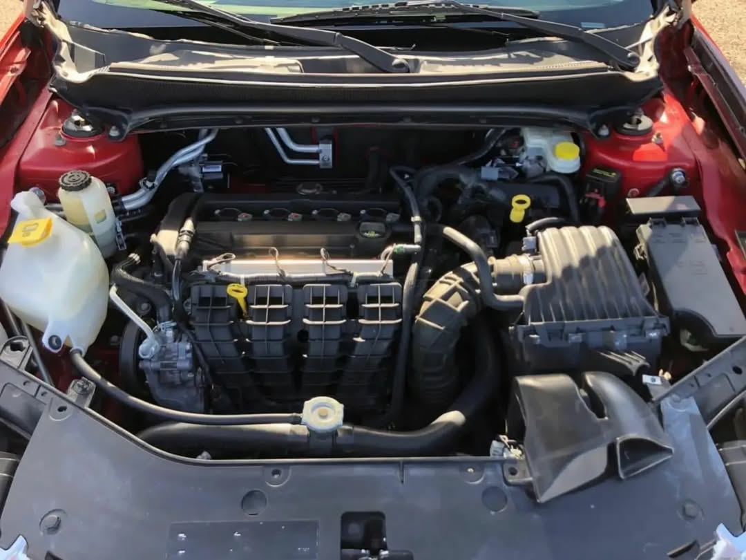 Dodge Avenger view 8