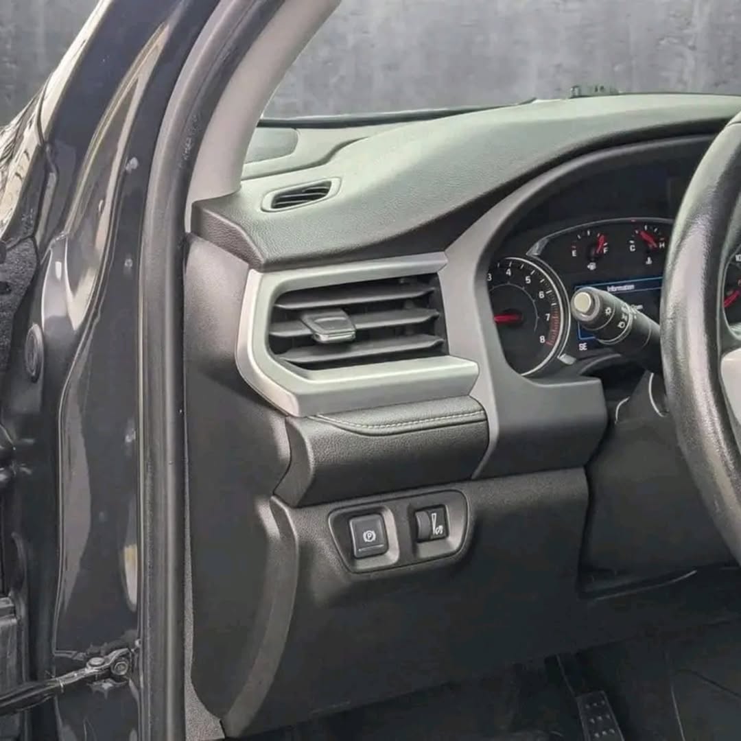 GMC Acadia FWD 4dr SLT view 7
