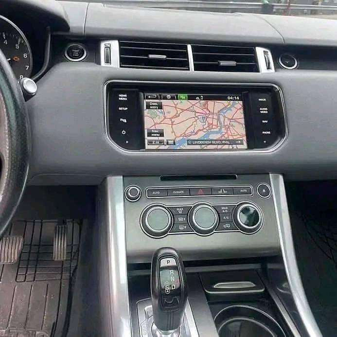 Range Rover sport view 4