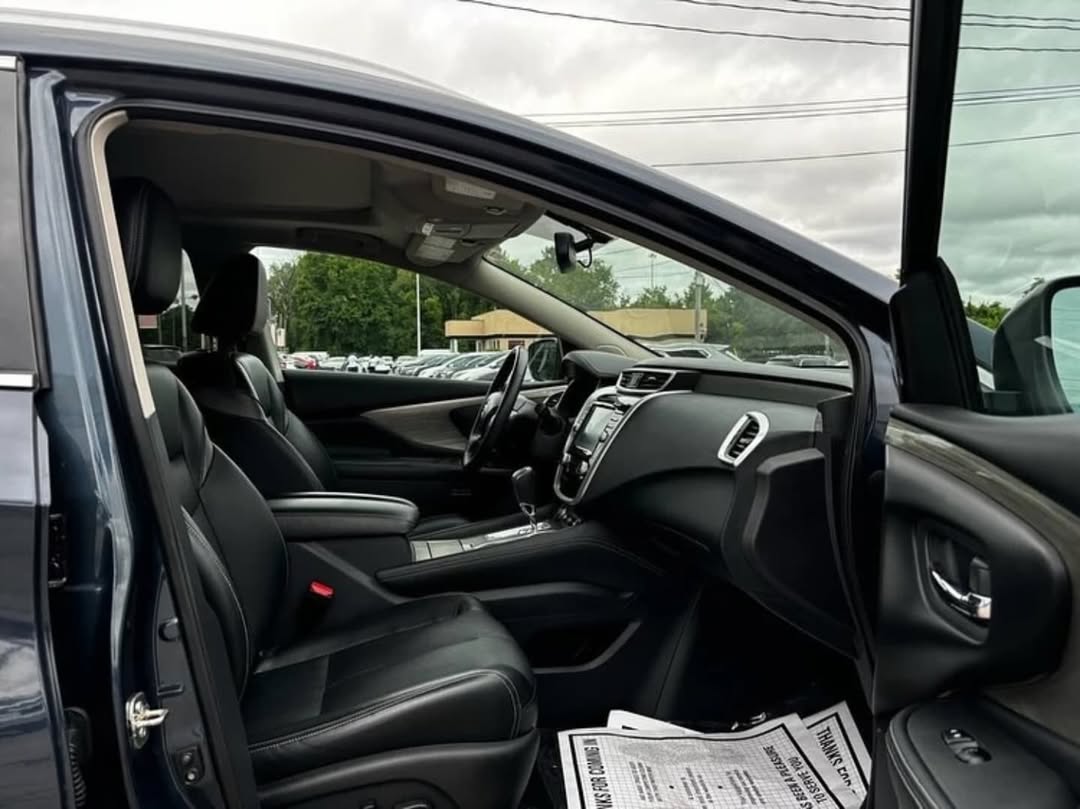 Nissan Murano Platinum view 3