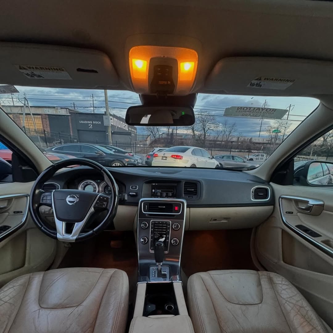 Volvo S60 T6 view 4