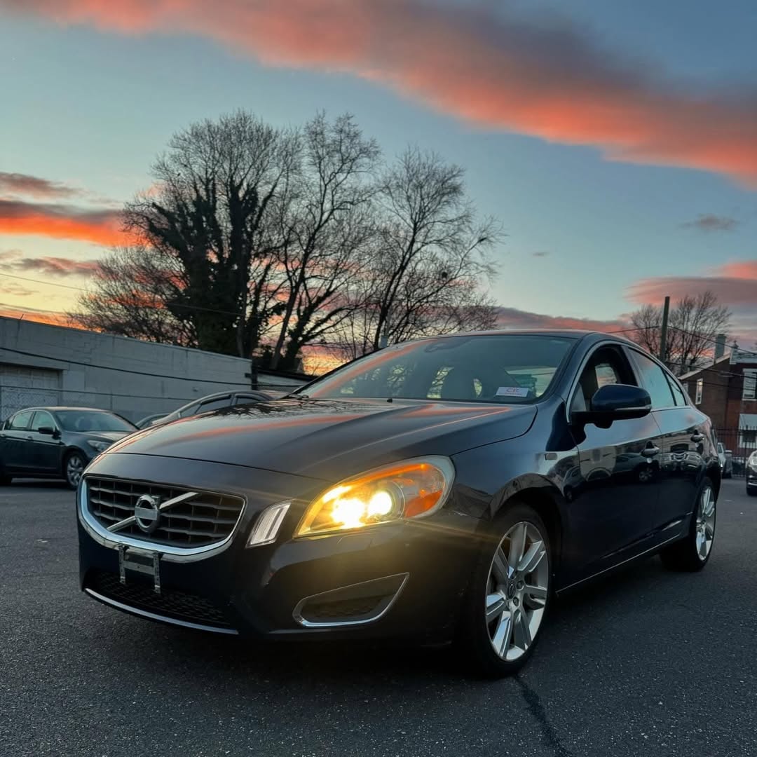 Volvo S60 T6 view 2