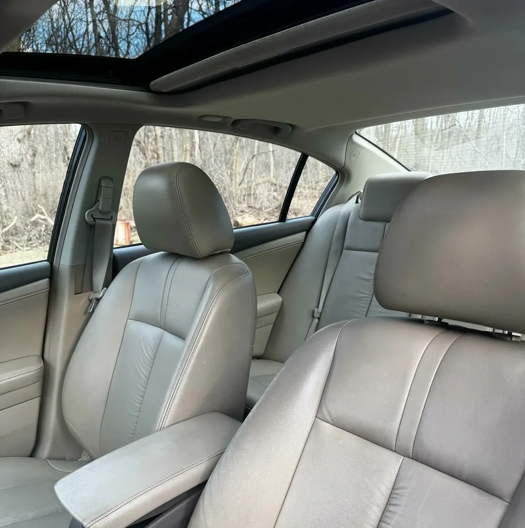Nissan Altima view 5