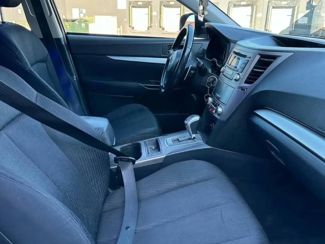 Subaru Legacy AWD view 6