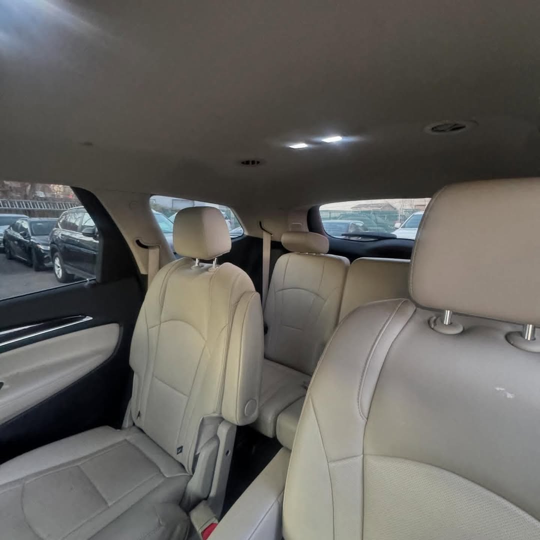 Buick Enclave view 5