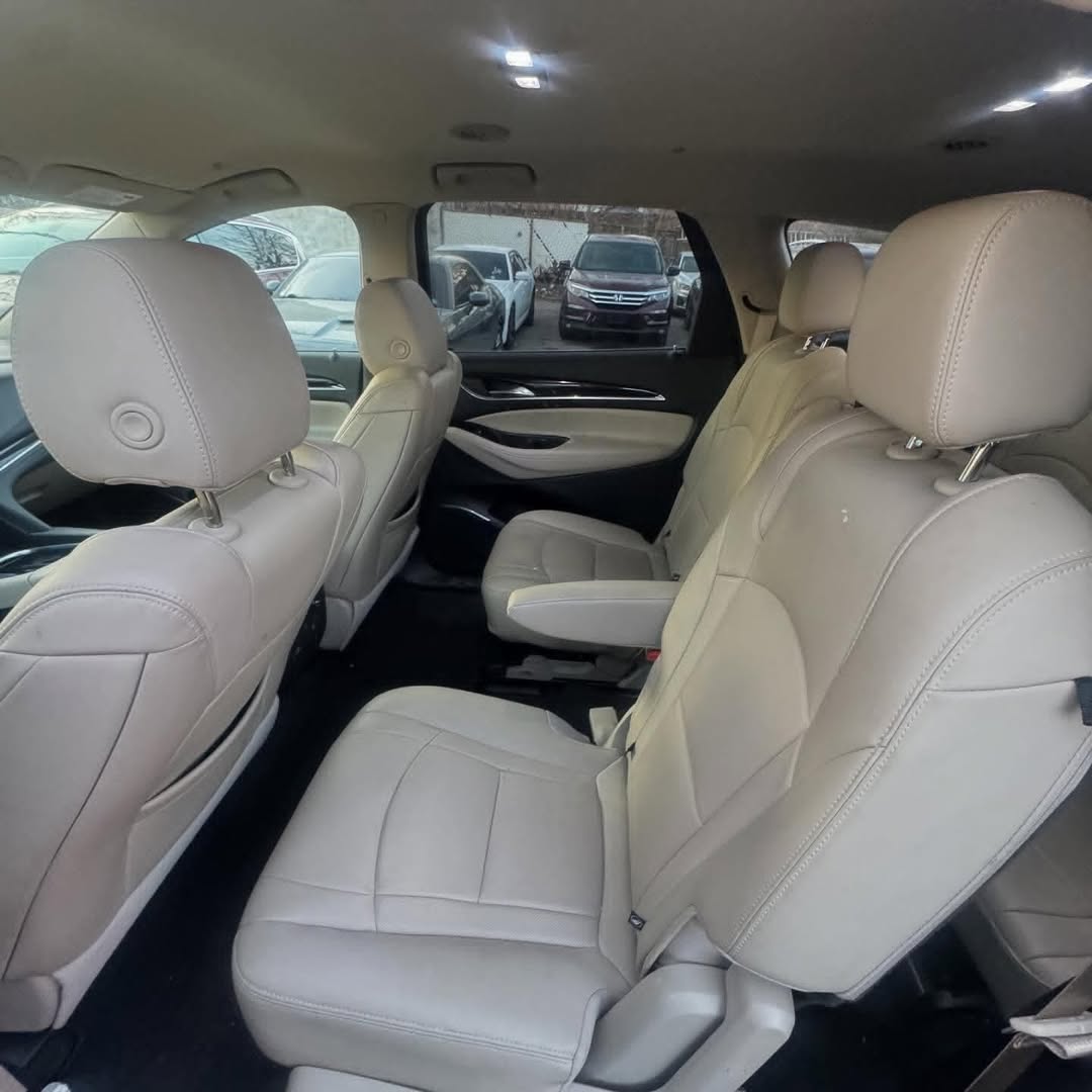 Buick Enclave view 6
