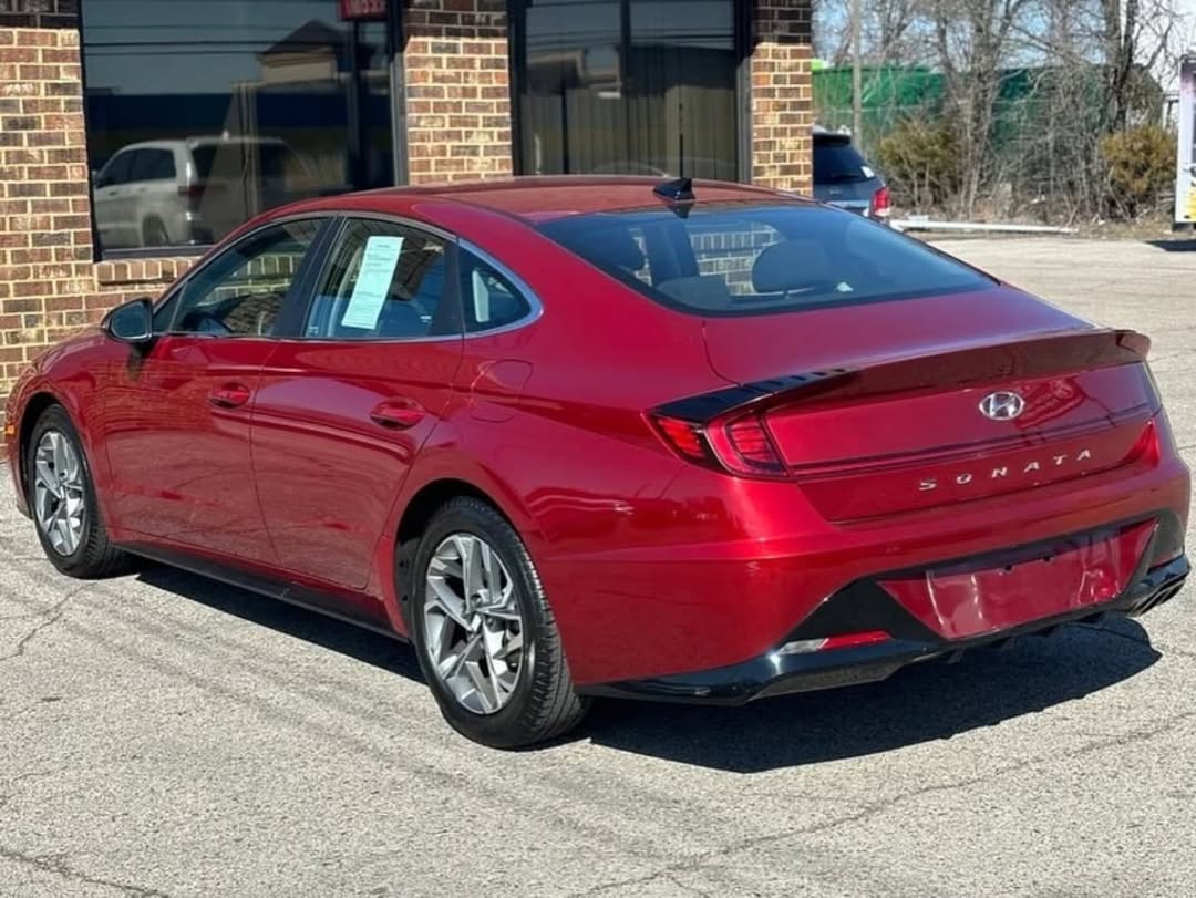 Hyundai Sonata SE view 2