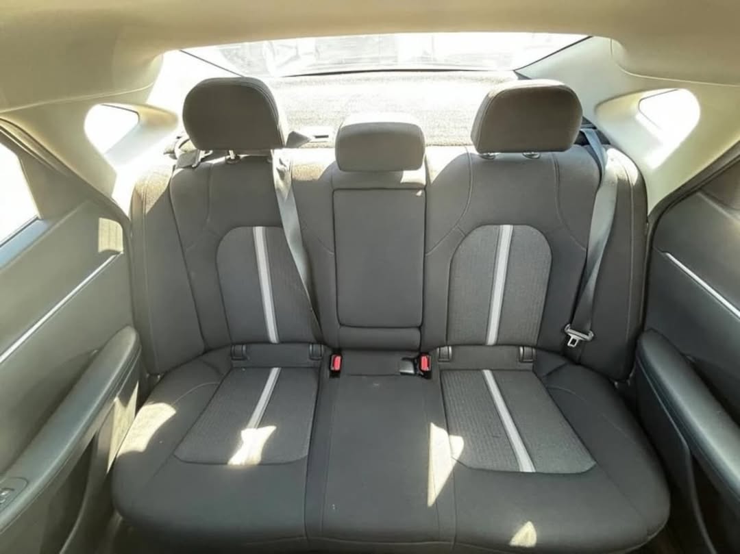 Hyundai Sonata SE view 7