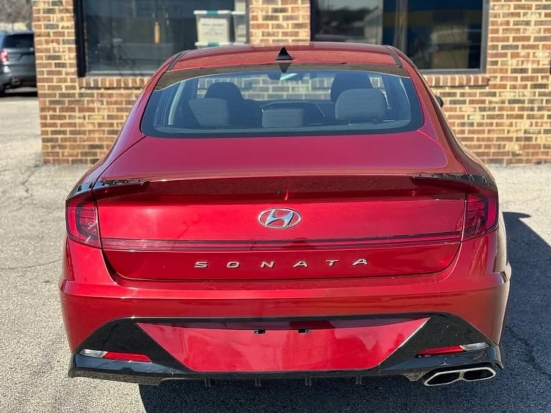 Hyundai Sonata SE view 8