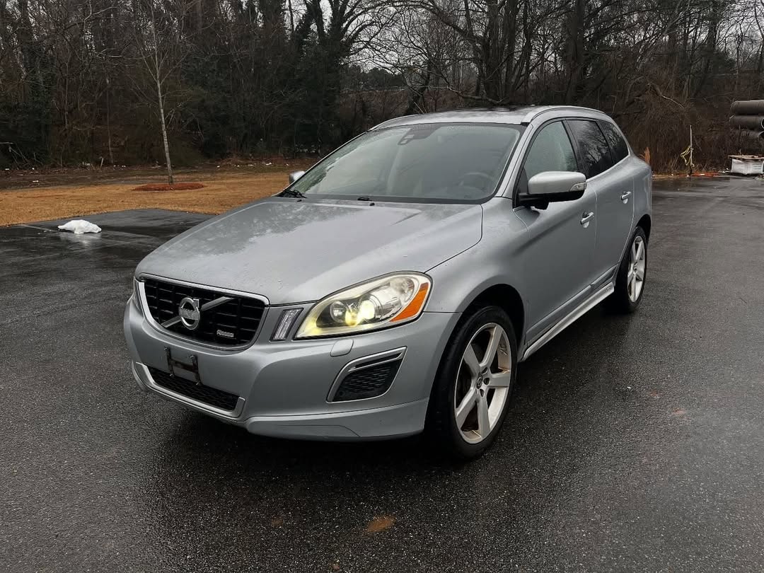 Volvo XC60 view 2