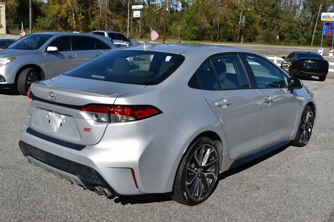 Toyota Corolla view 4