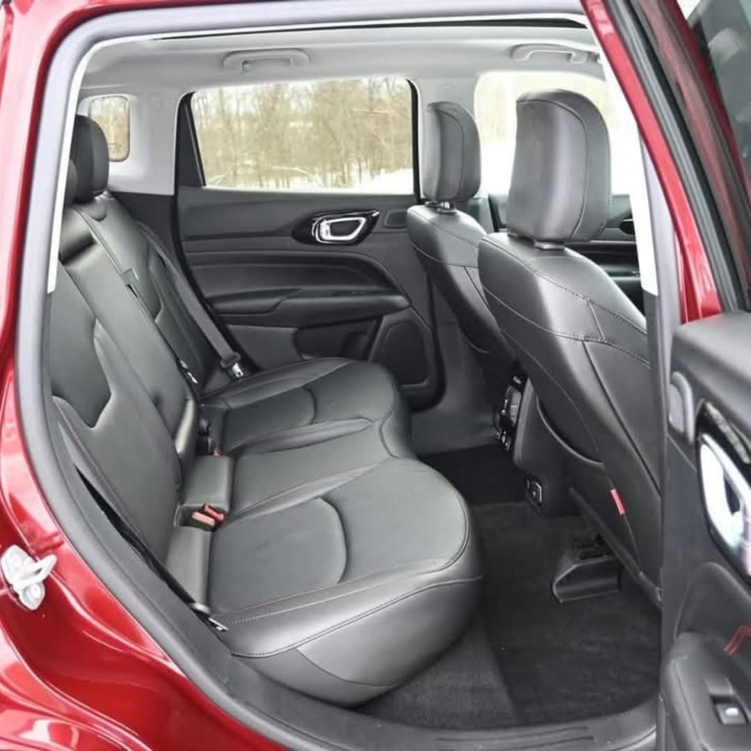 Jeep Compass Trailhawk view 4