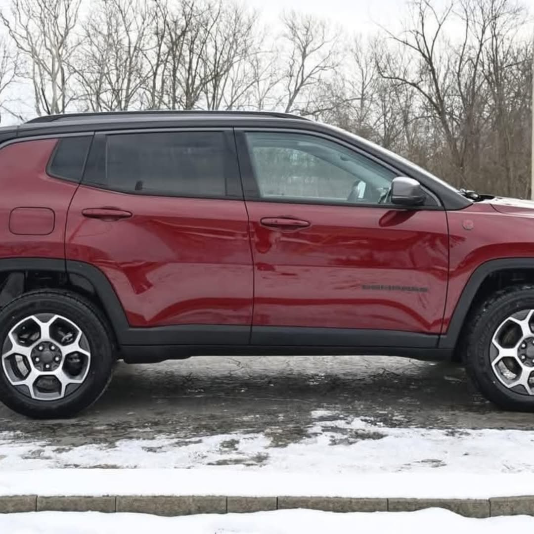 Jeep Compass Trailhawk view 2
