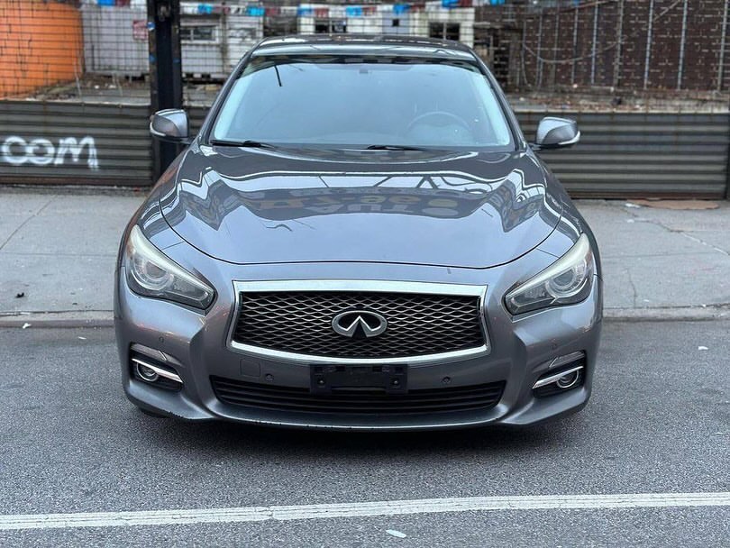 Infiniti Q50 Premium view 2